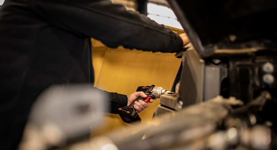 Detailaufnahme Motorarbeiten